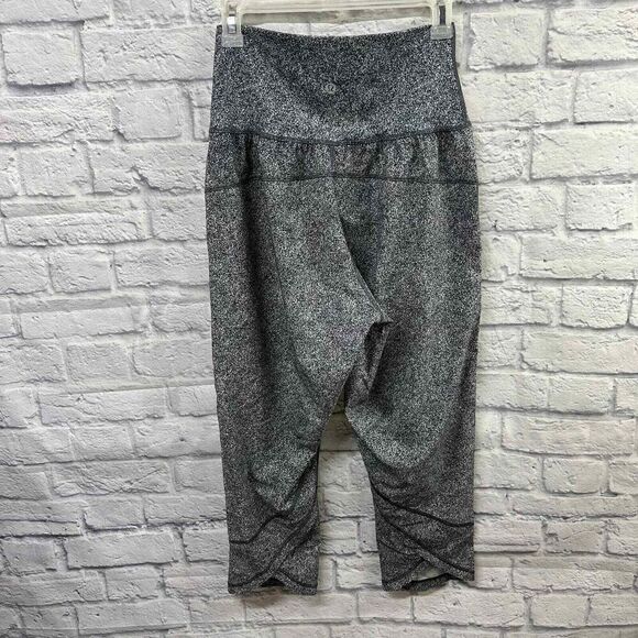 Lululemon Womens‎ 6 Tranquil Crop Rio Mist White Black Pants - Picture 3 of 7